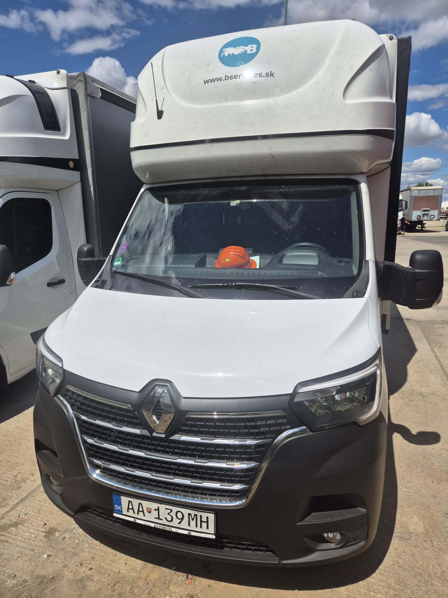 Renault Master — skriňová dodávka