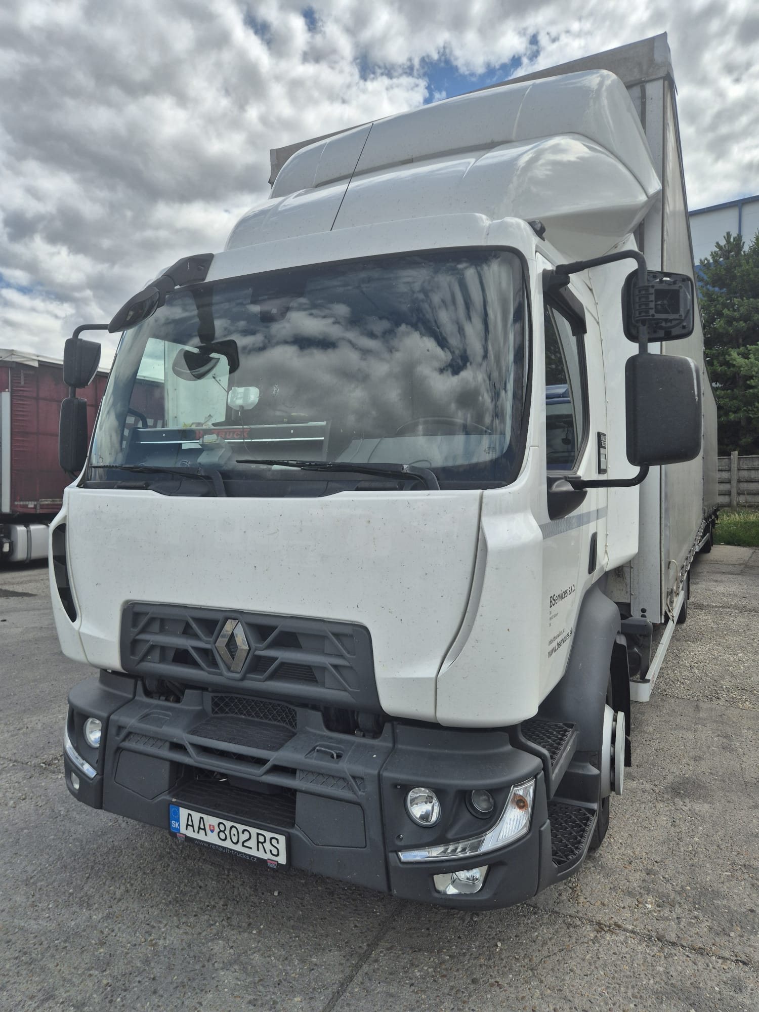Renault — valníkový nákladný voz